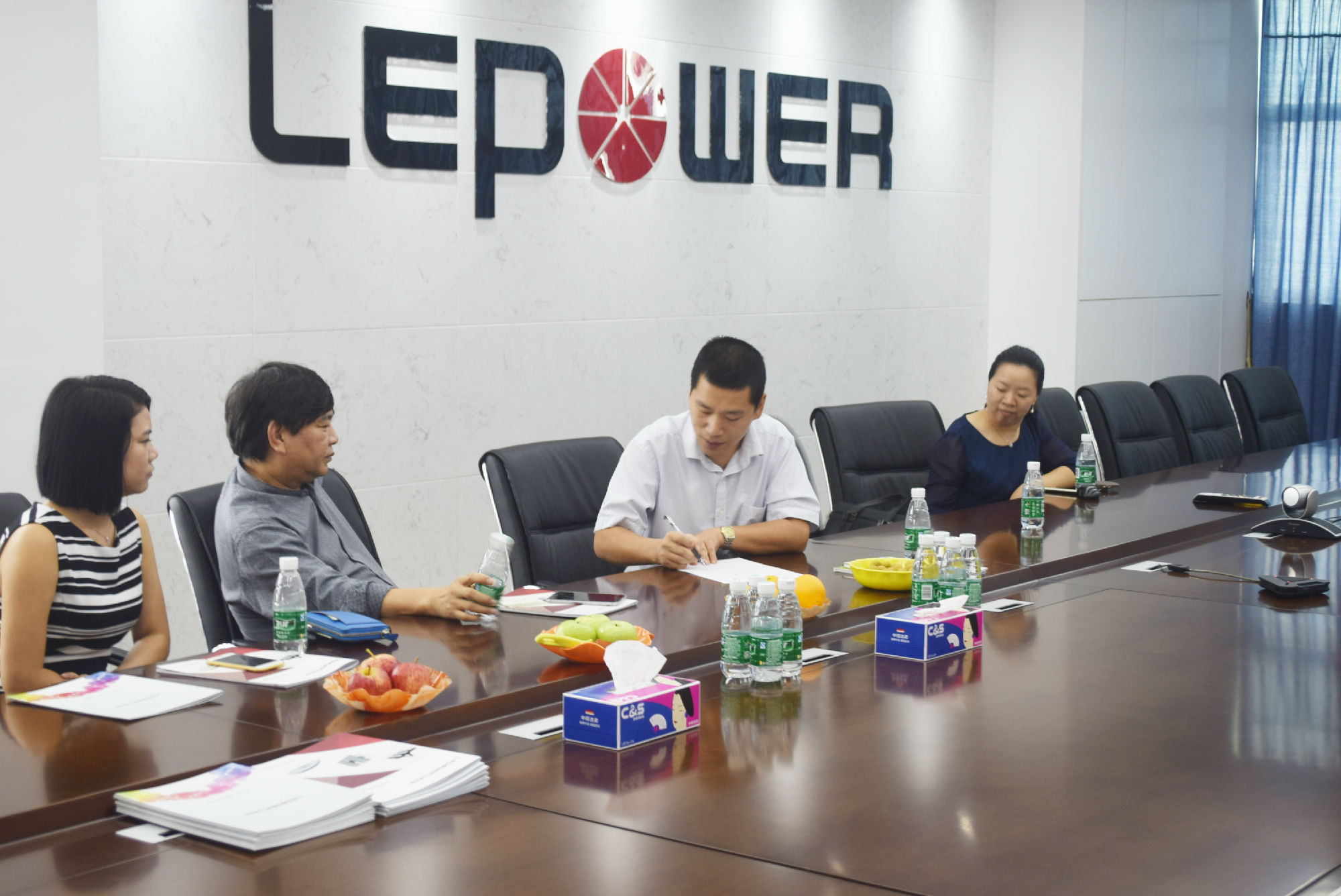 Dou Linping, Secretary general of China Lighting Society, visited Lepower Photoelectric for investigation
